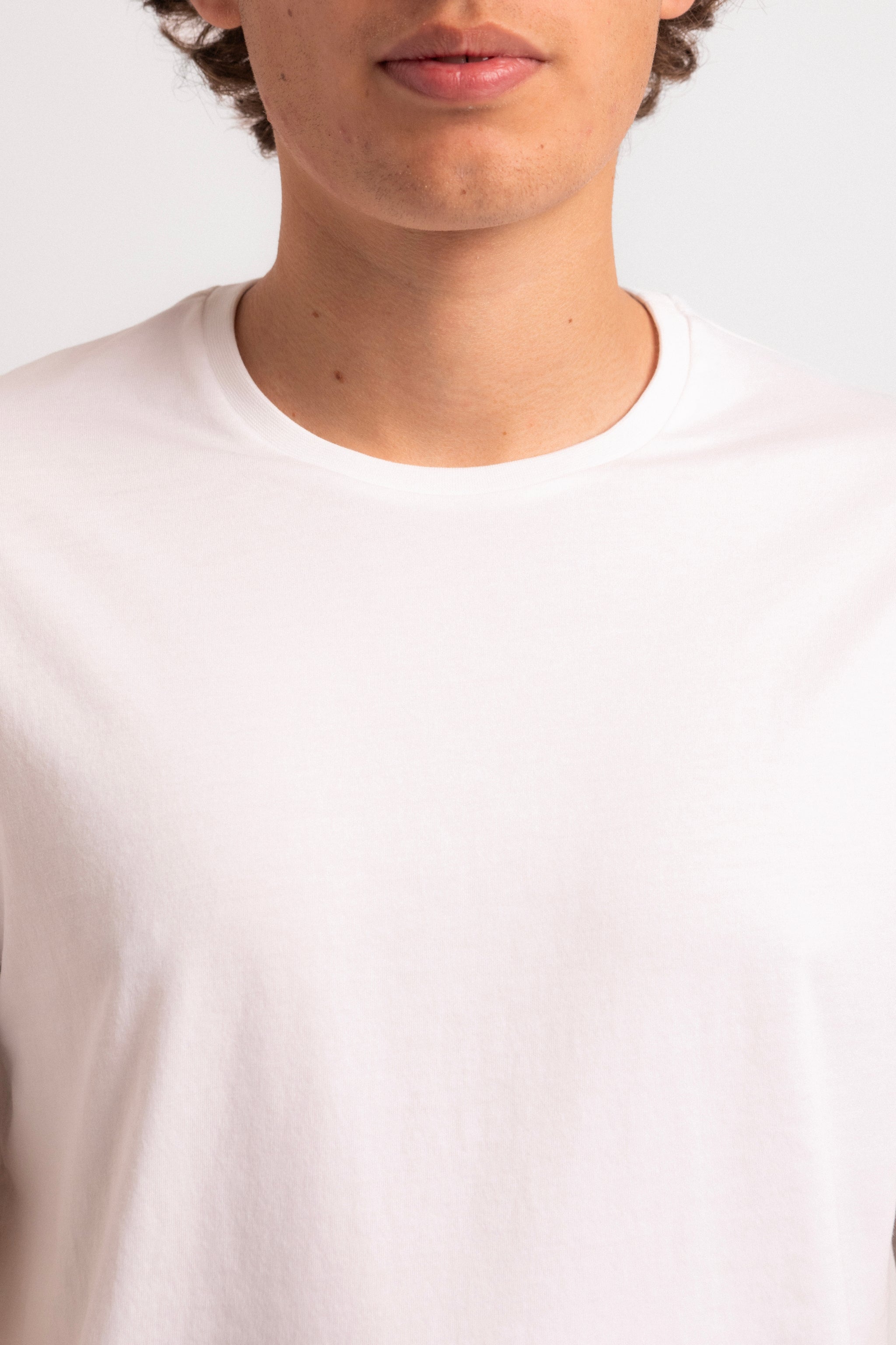 Playera Algodón Pima Cuello Redondo Hombre Casual